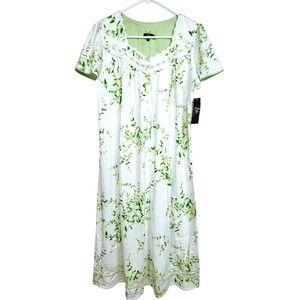 NWT Aria Collection Floral Gingham Nightgown Soft White Green Lace Trim Size S
